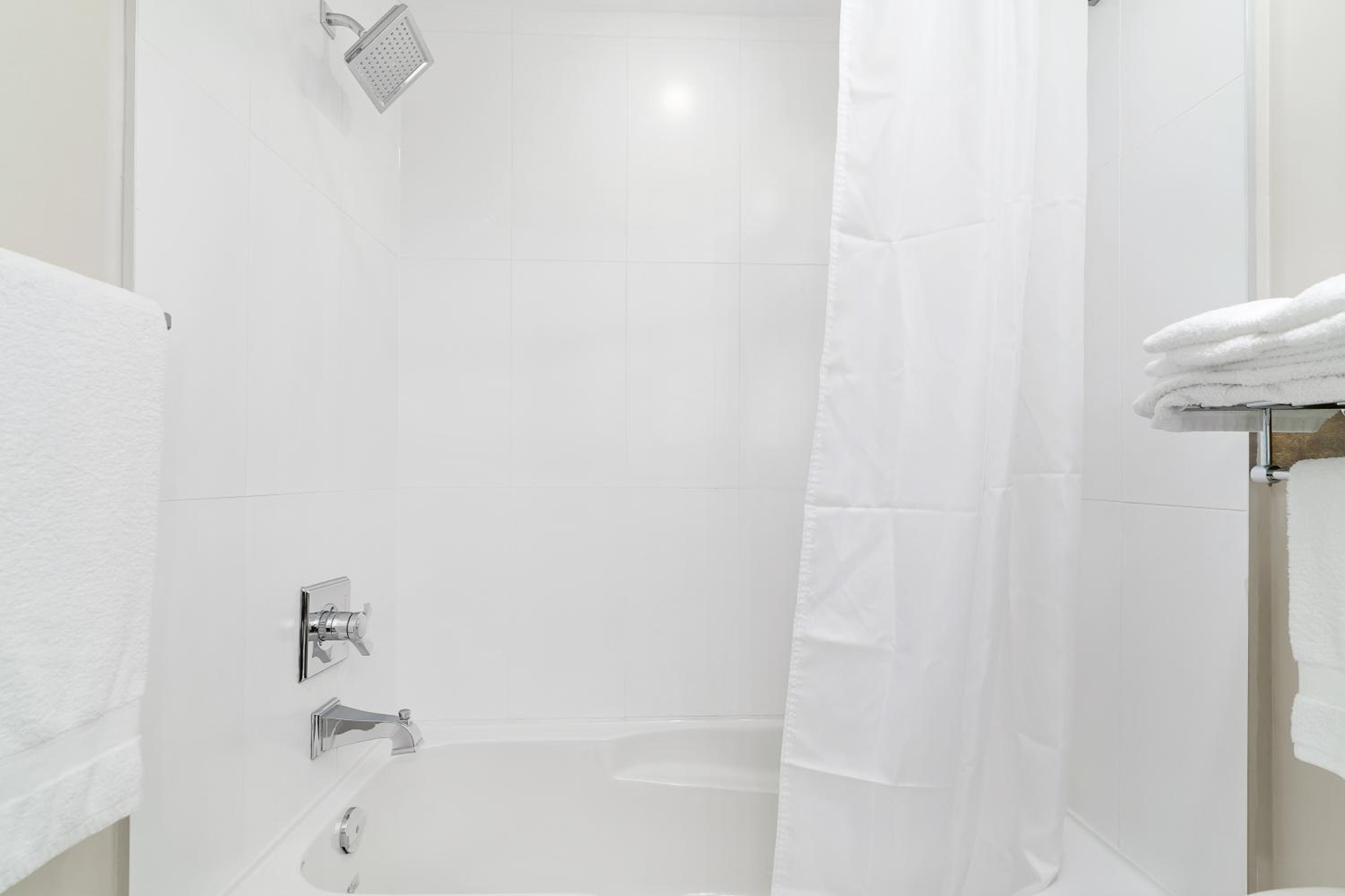 Stylish Urban Retreat 2BR Condo