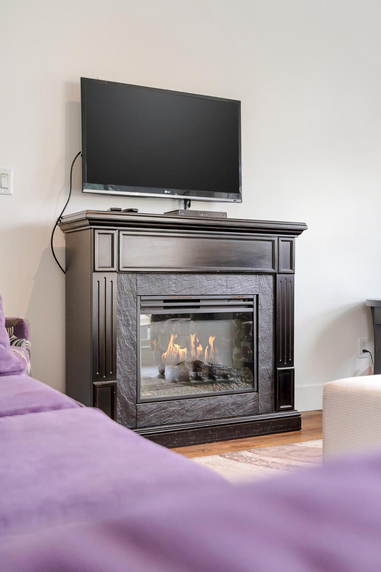 Stylish Urban Retreat 2BR Condo