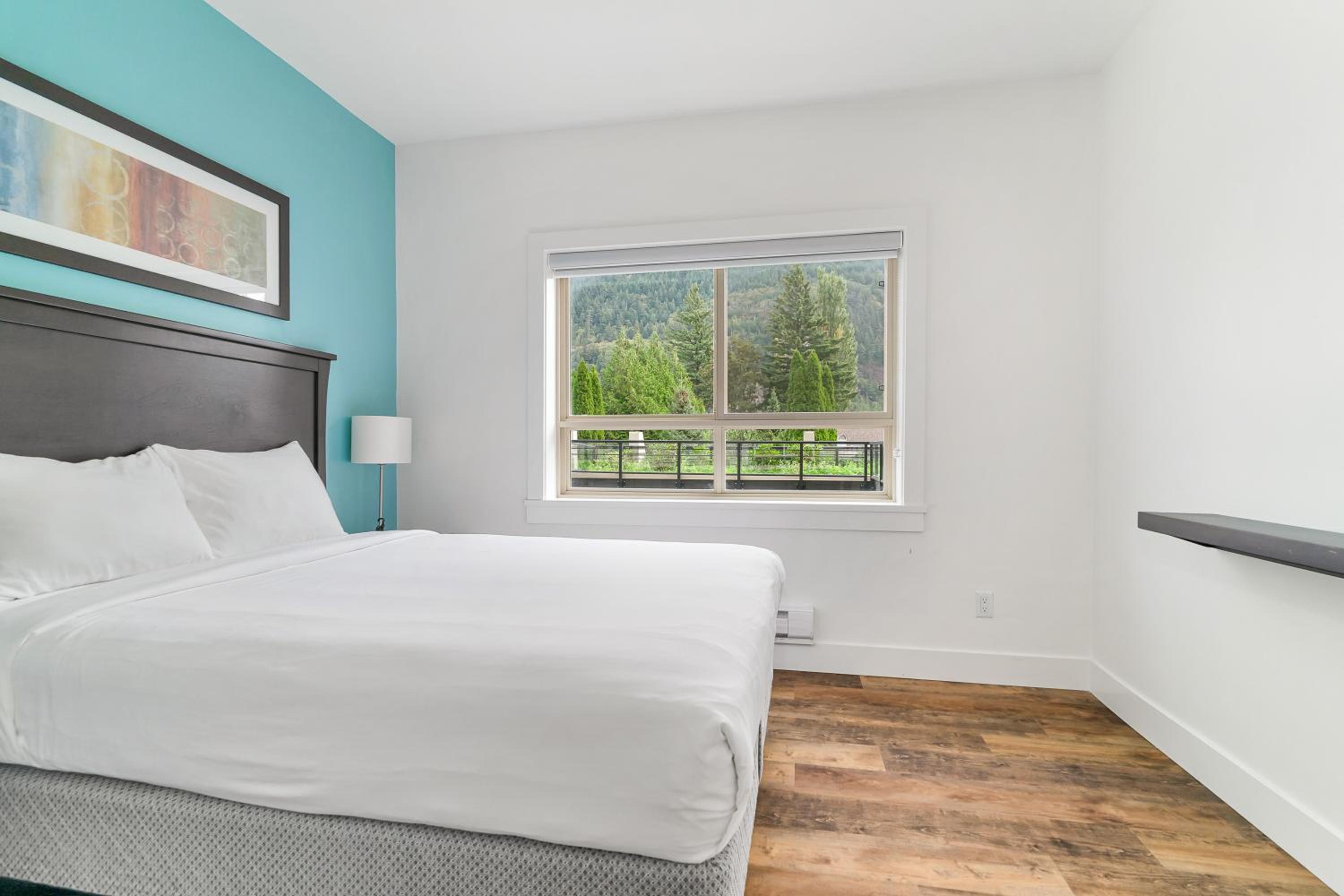 Stylish Urban Retreat 2BR Condo
