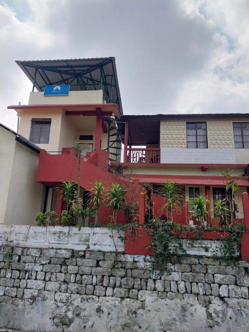 Odyssey's Pateng Homestay, Cherrapunji view 2