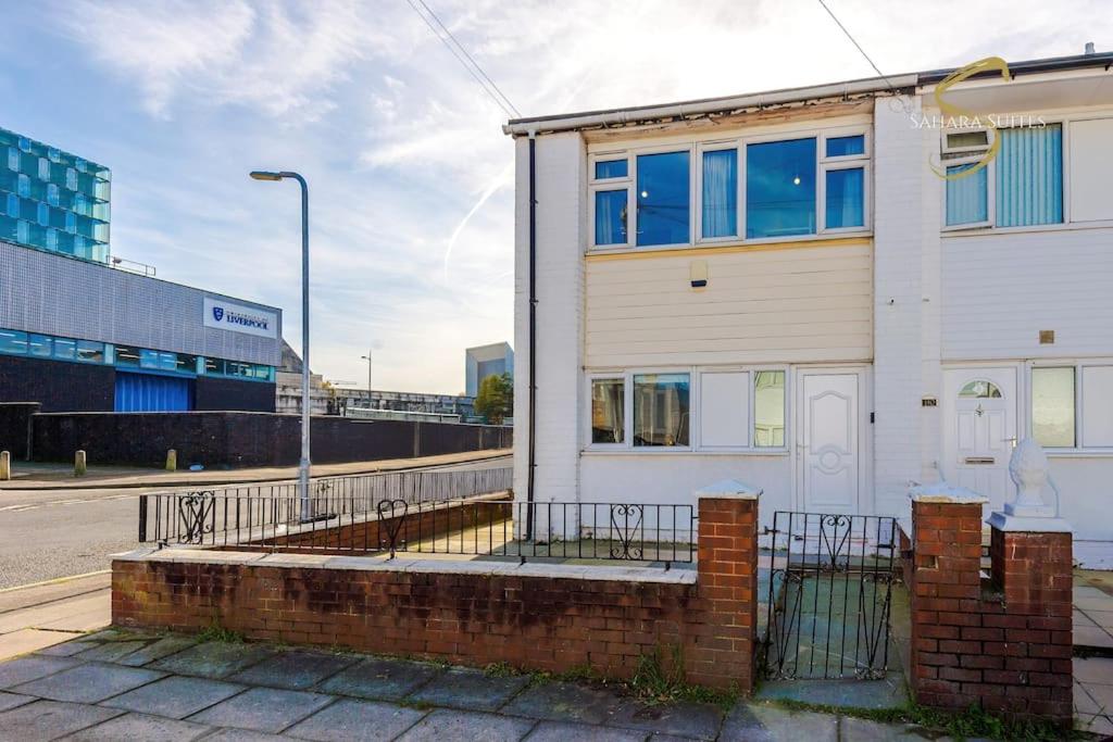 Modern 3BED - Liverpool Centre - Parking - Sleep 5 view 2