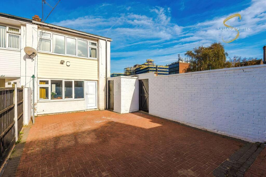 Modern 3BED - Liverpool Centre - Parking - Sleep 5 view 5