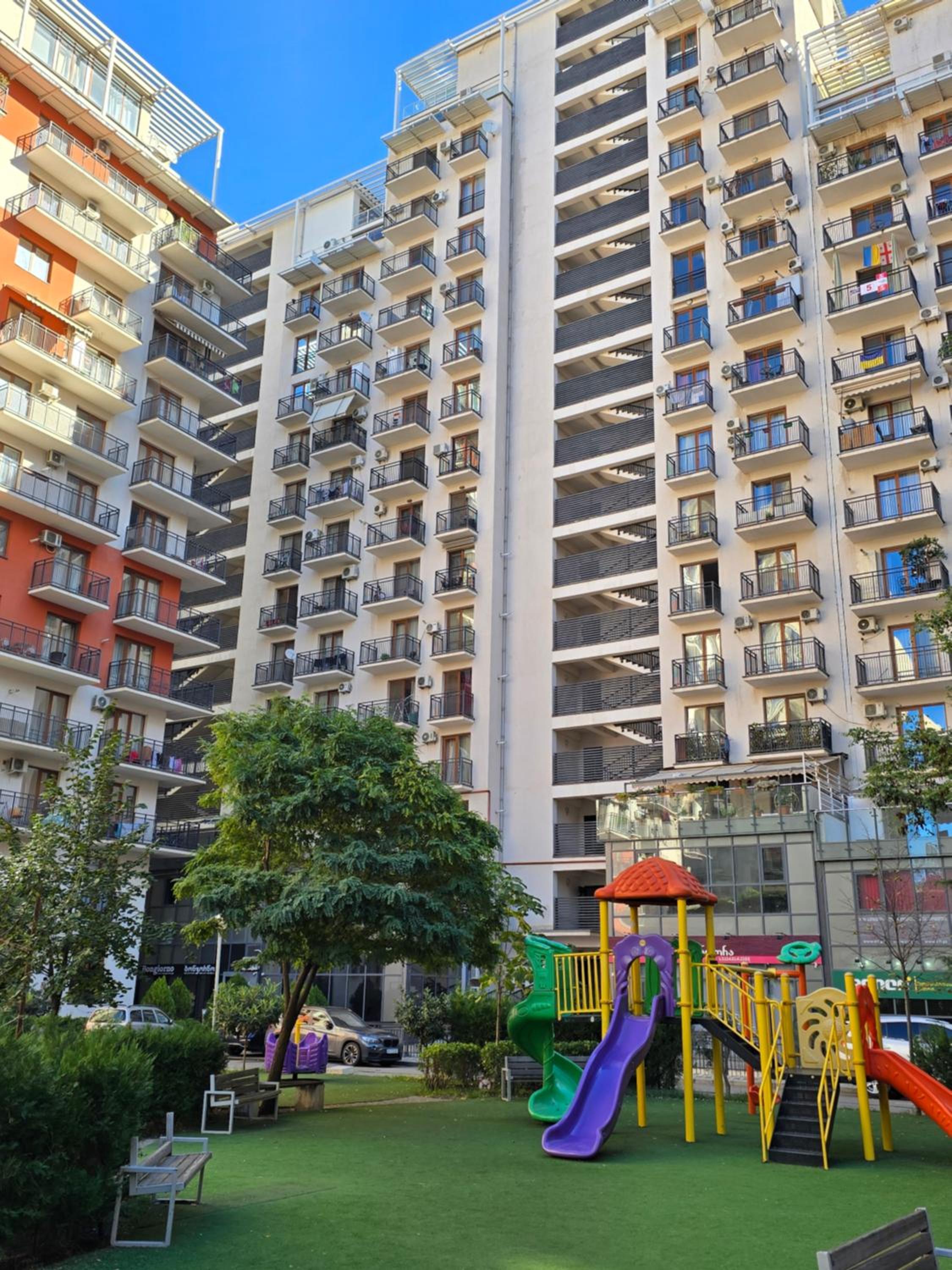 M2 Complex near City Mall in City Center view 2