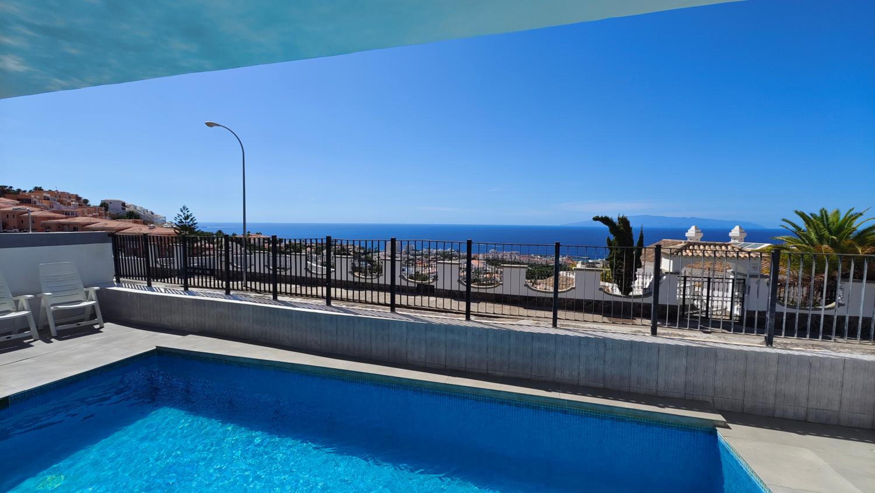 Hotel Luxury villa with fantastic ocean views and private pool - Image 1