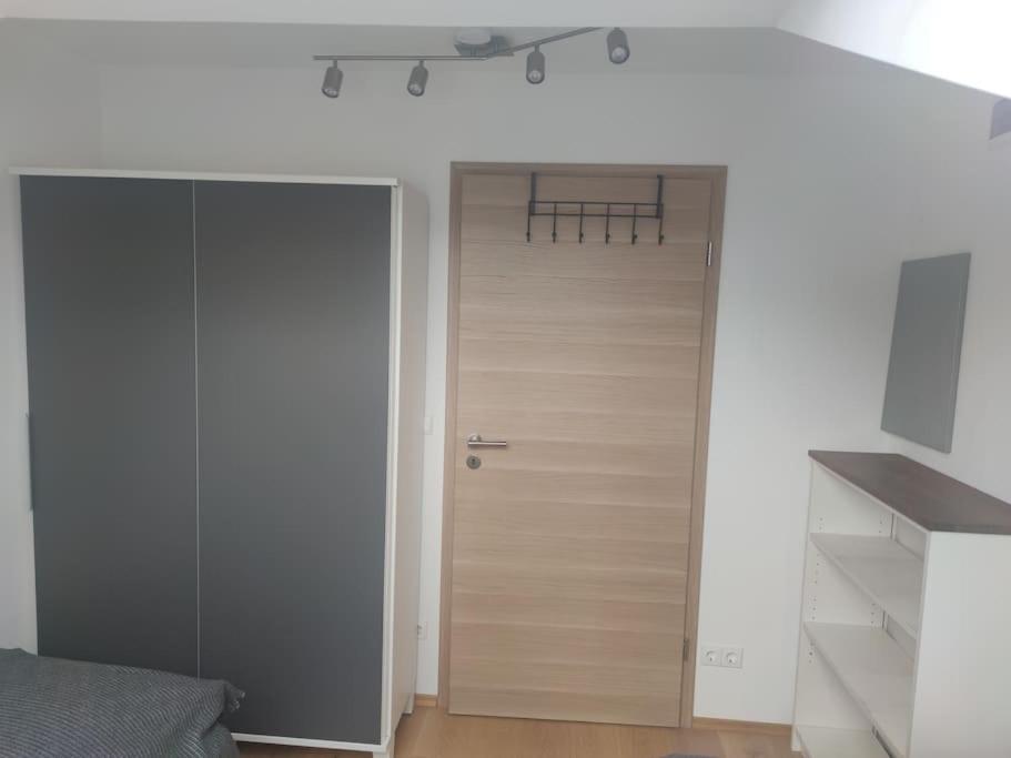 Geräumiges Atelier mit Flair und Bergblick