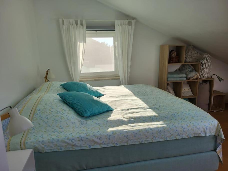 Geräumiges Atelier mit Flair und Bergblick