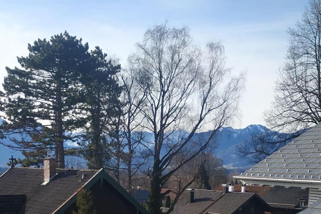 Geräumiges Atelier mit Flair und Bergblick