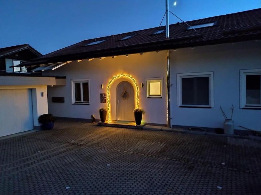 Geräumiges Atelier mit Flair und Bergblick