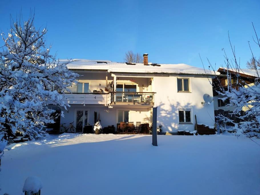 Geräumiges Atelier mit Flair und Bergblick