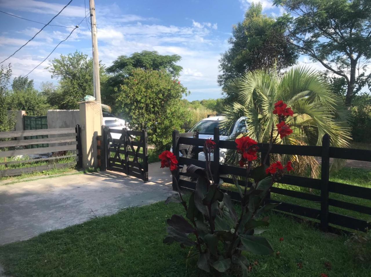 Casa con Pileta Roldan