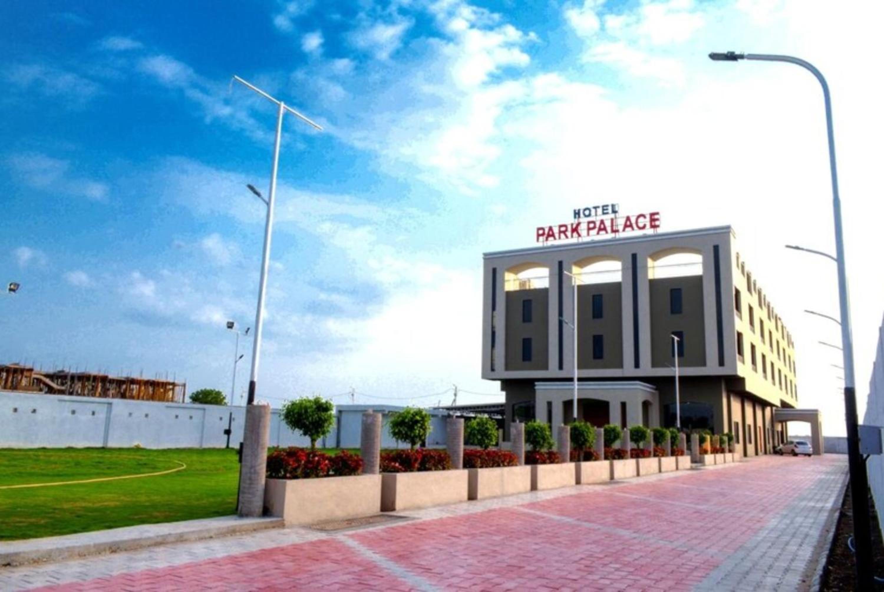 Hotel Park Palace Ujjain - Fully-Air-Conditioned- Spacious-Room with-Free Wifi-and-Parking-Facility view 2