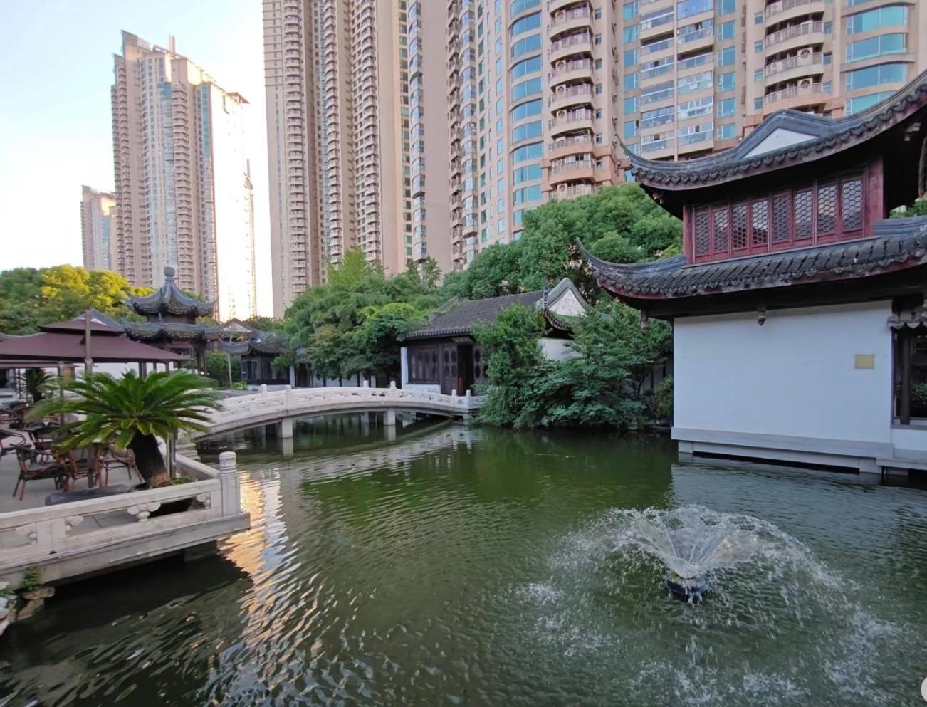 iHome-Lujiazui Riverside, Bund Riverview, Skyscrapers Citywalk, Deluxe Shanghai Living, As Pictured