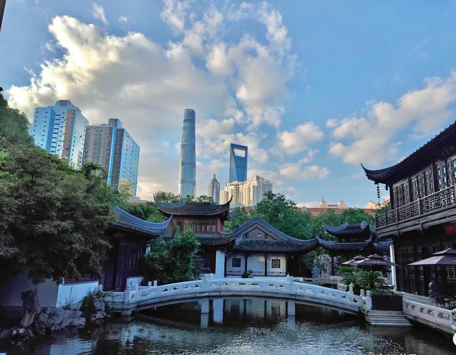 iHome-Lujiazui Riverside, Bund Riverview, Skyscrapers Citywalk, Deluxe Shanghai Living, As Pictured
