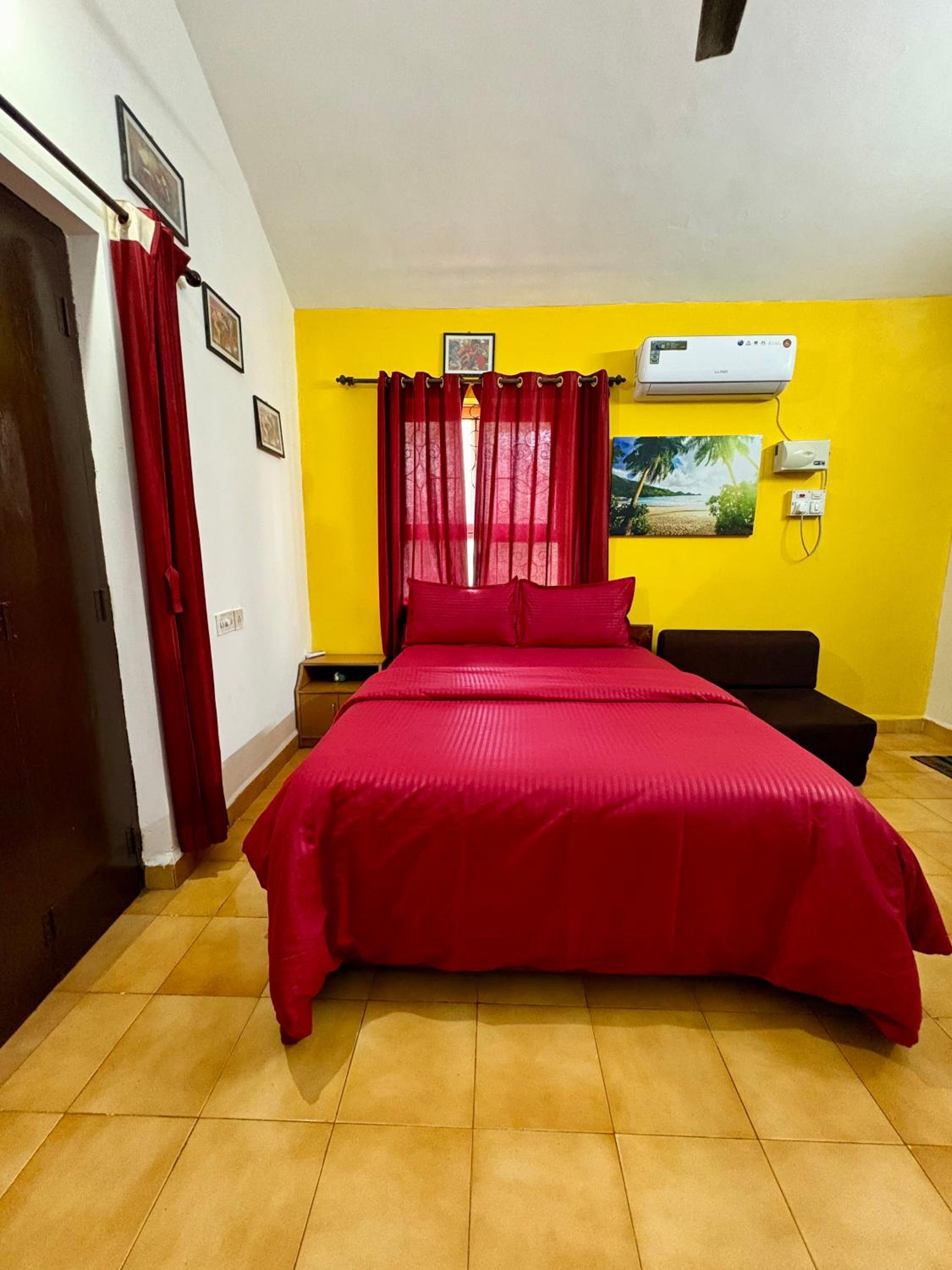 Jes Guest House