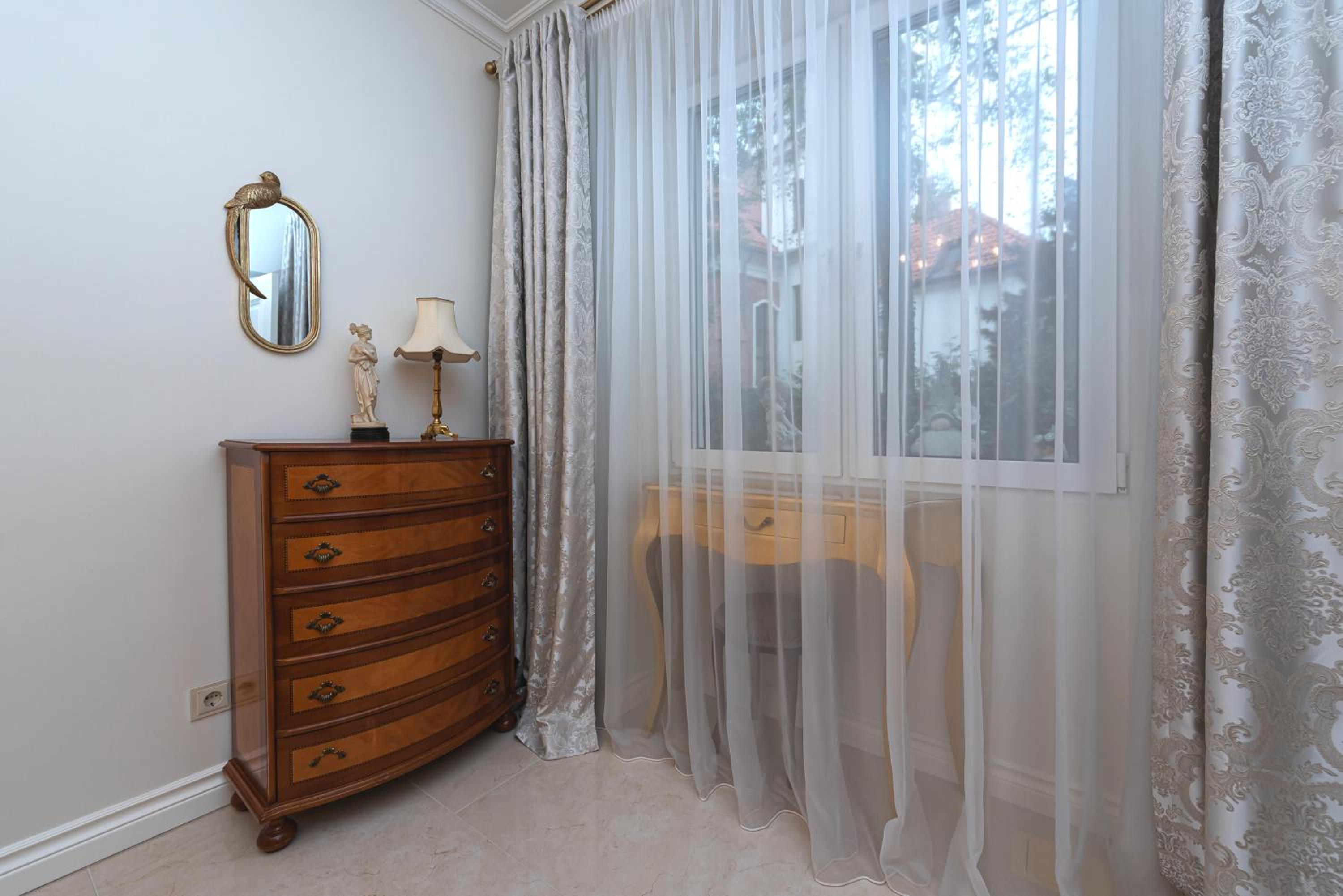 Elegant Old Town Apartment with Terrace & Parking view 3