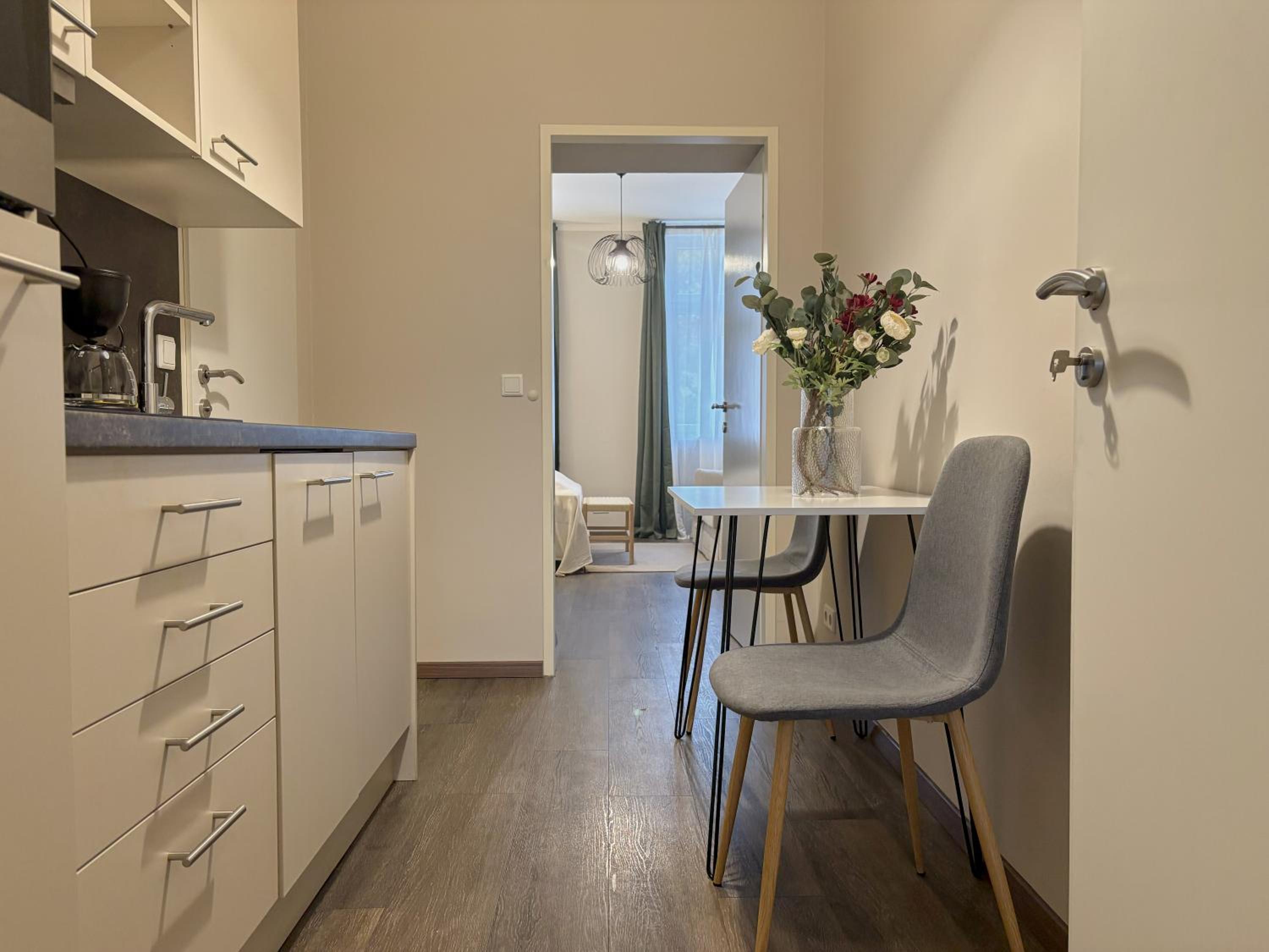 Balkon I Close to S-Bahn I 5 Minutes to Mall