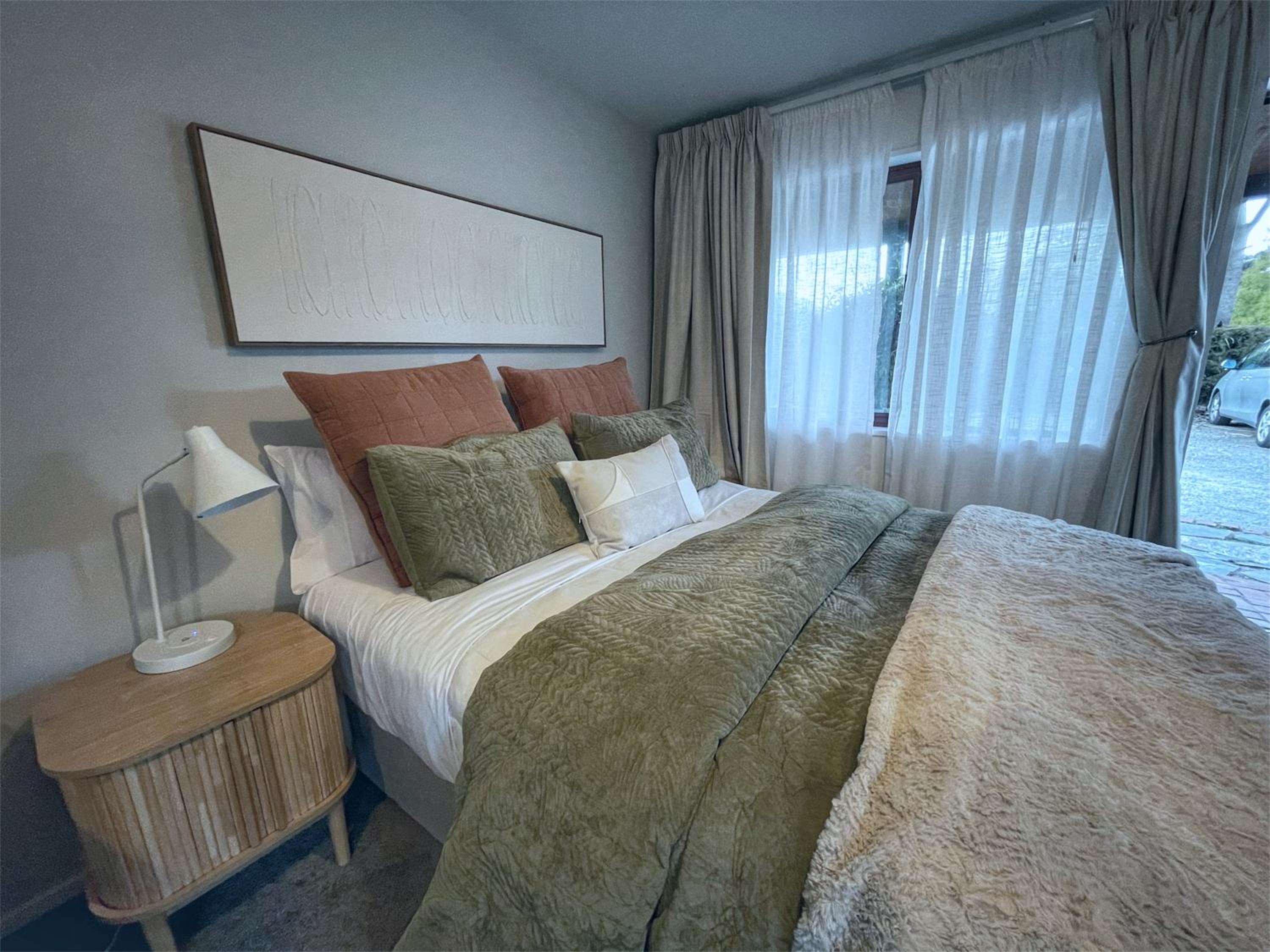 #1 Glenorchy Alpine DELUXE Suite view 4