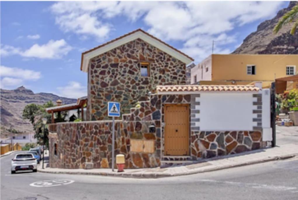 Canarian Villa with Pool 27C, Lovely Patio and Parking view 5