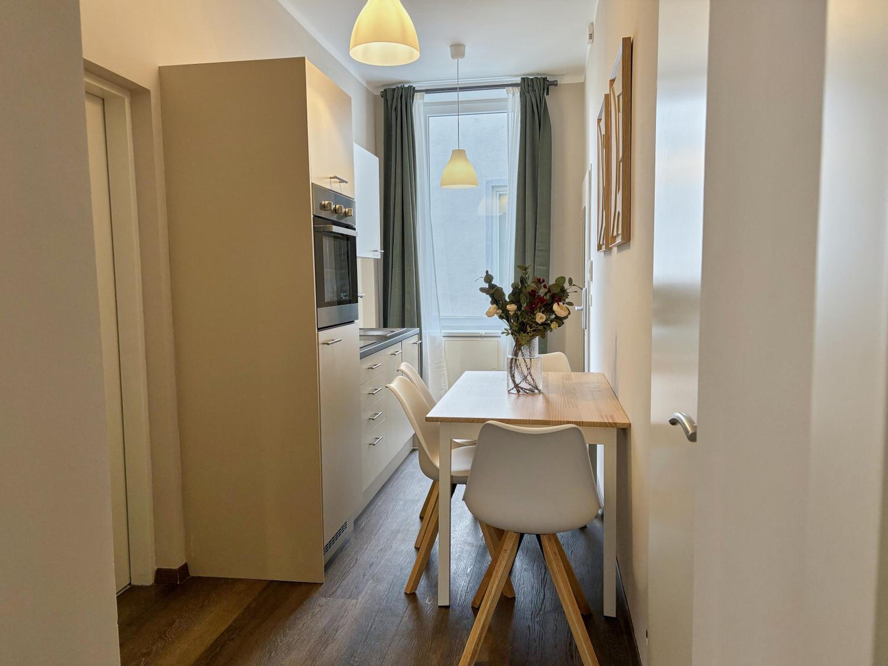 Balkon I Close to S-Bahn I 5 Minutes to Mall