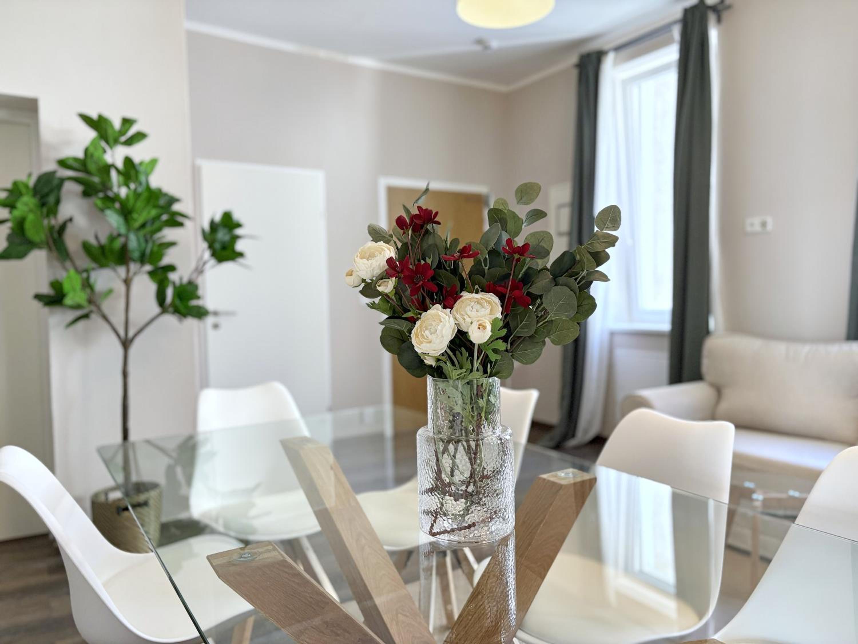 Balkon I Close to S-Bahn I 5 Minutes to Mall