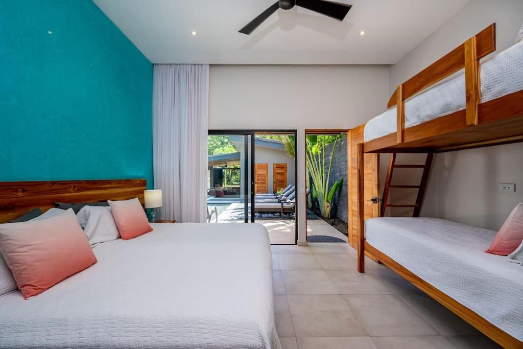 Luxury Modern Villa peterdobson433 at y ahoo com