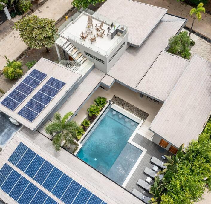 Luxury Modern Villa peterdobson433 at y ahoo com