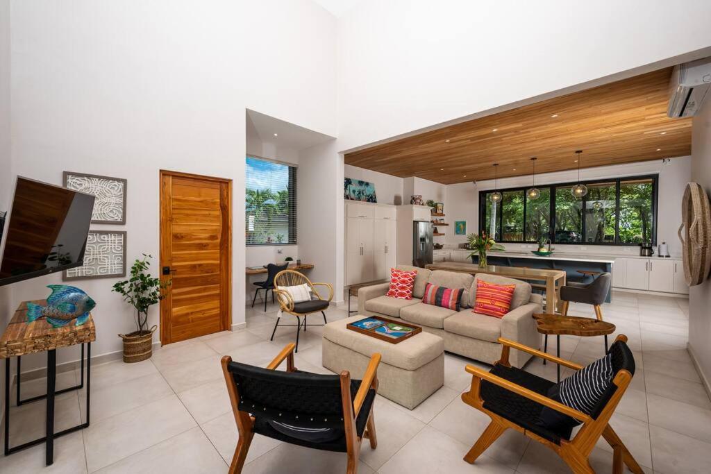 Luxury Modern Villa peterdobson433 at y ahoo com