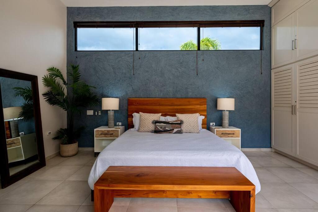 Luxury Modern Villa peterdobson433 at y ahoo com