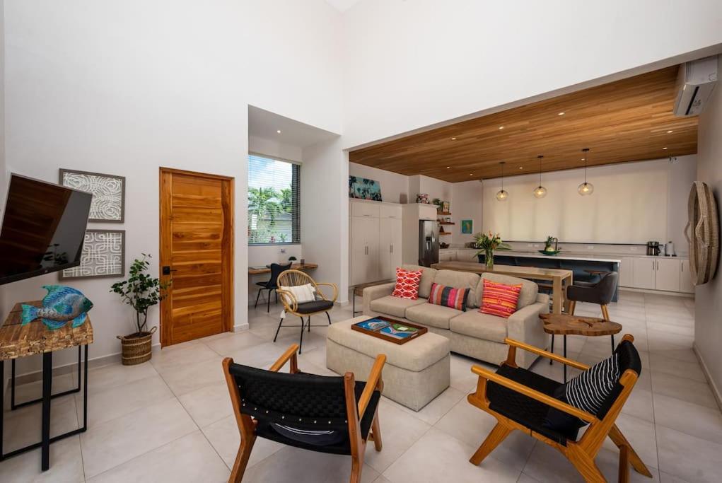Luxury Modern Villa peterdobson433 at y ahoo com