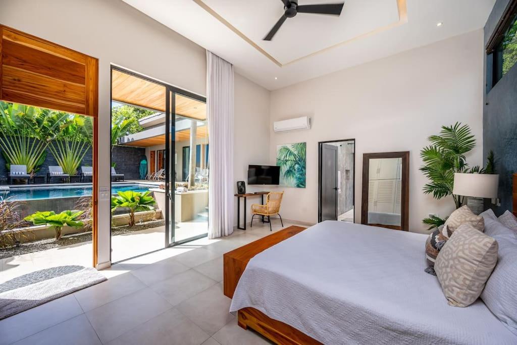 Luxury Modern Villa peterdobson433 at y ahoo com