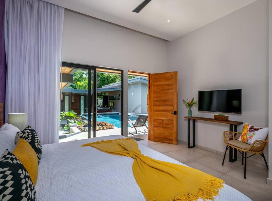 Luxury Modern Villa peterdobson433 at y ahoo com