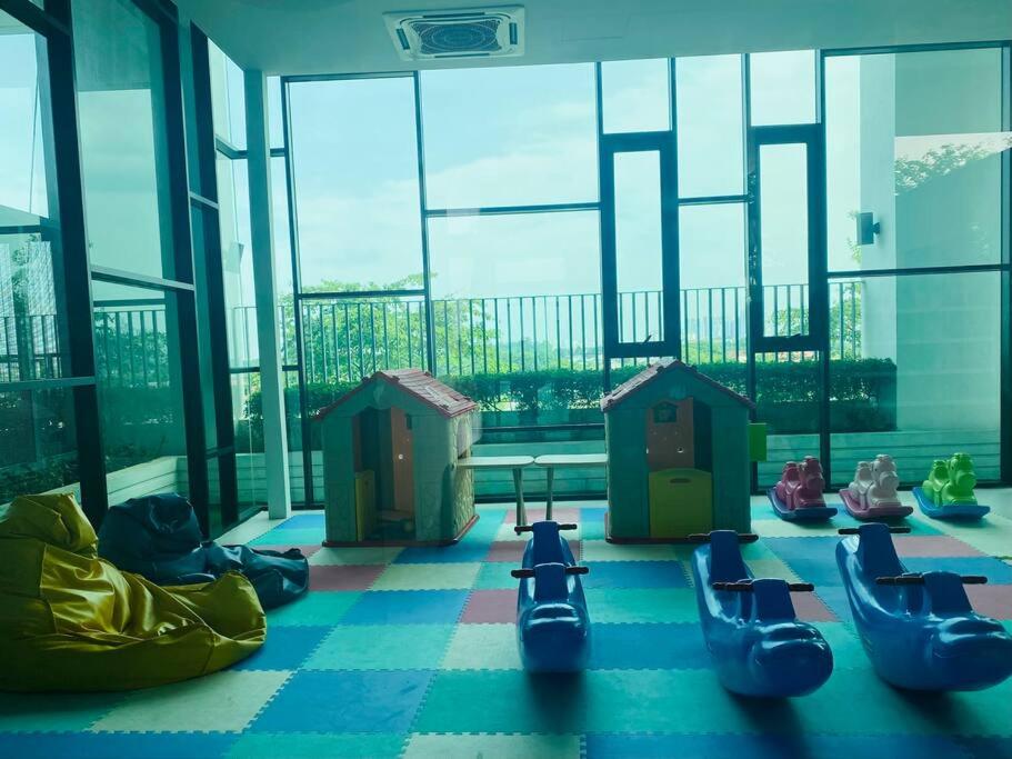 S01 MidValley Mosaic Southkey 2BR High Floor