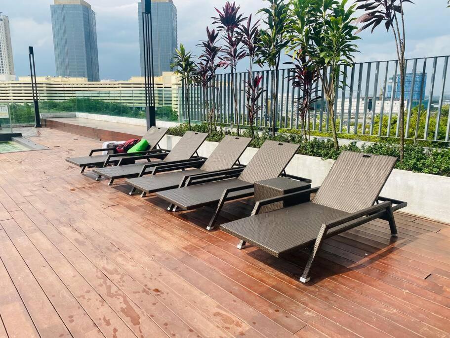 S01 MidValley Mosaic Southkey 2BR High Floor