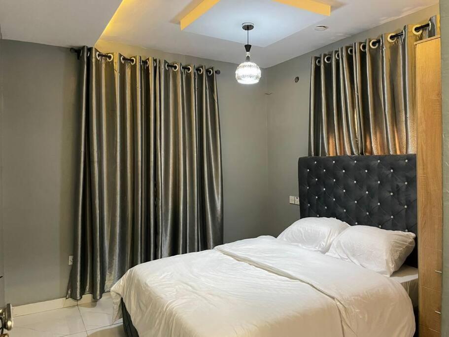 Amwallode Modern Luxury Apartment in Ibadan Central view 2