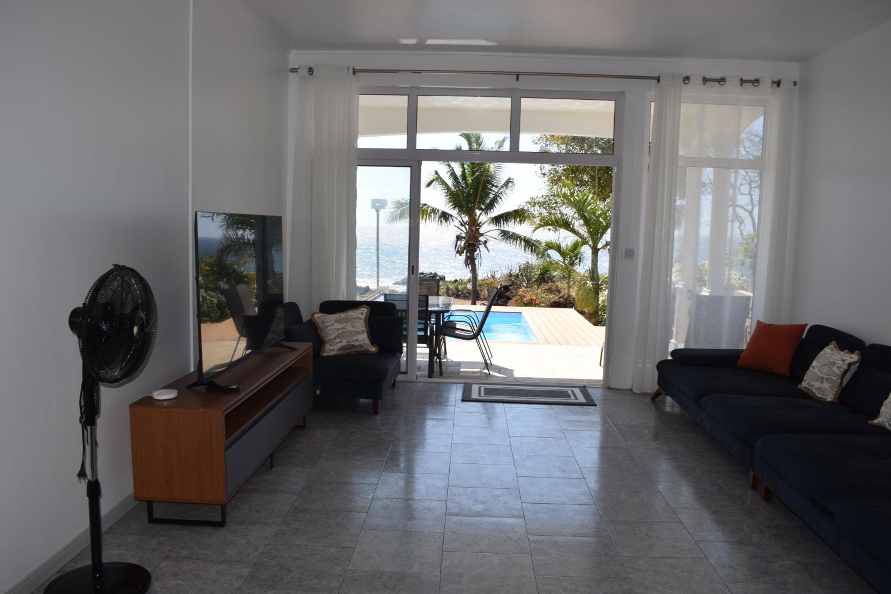 Le Rocher Sea Front Villa view 5