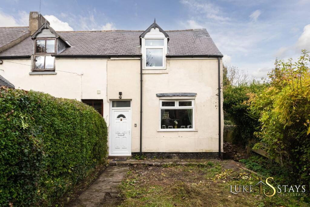 Luke Stays- Newton Hall Cottage