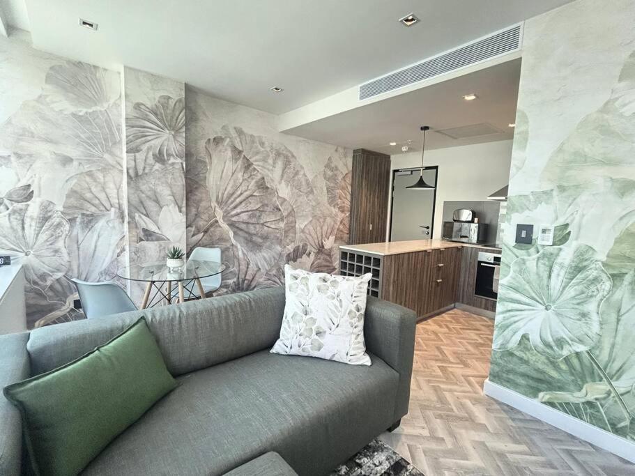 Lux City Suite - Near CTICC and V&A view 5