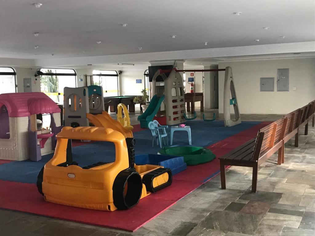 Ap Pitangueiras com vista deslumbrante pro mar lazer completo garagem e perto de tudo