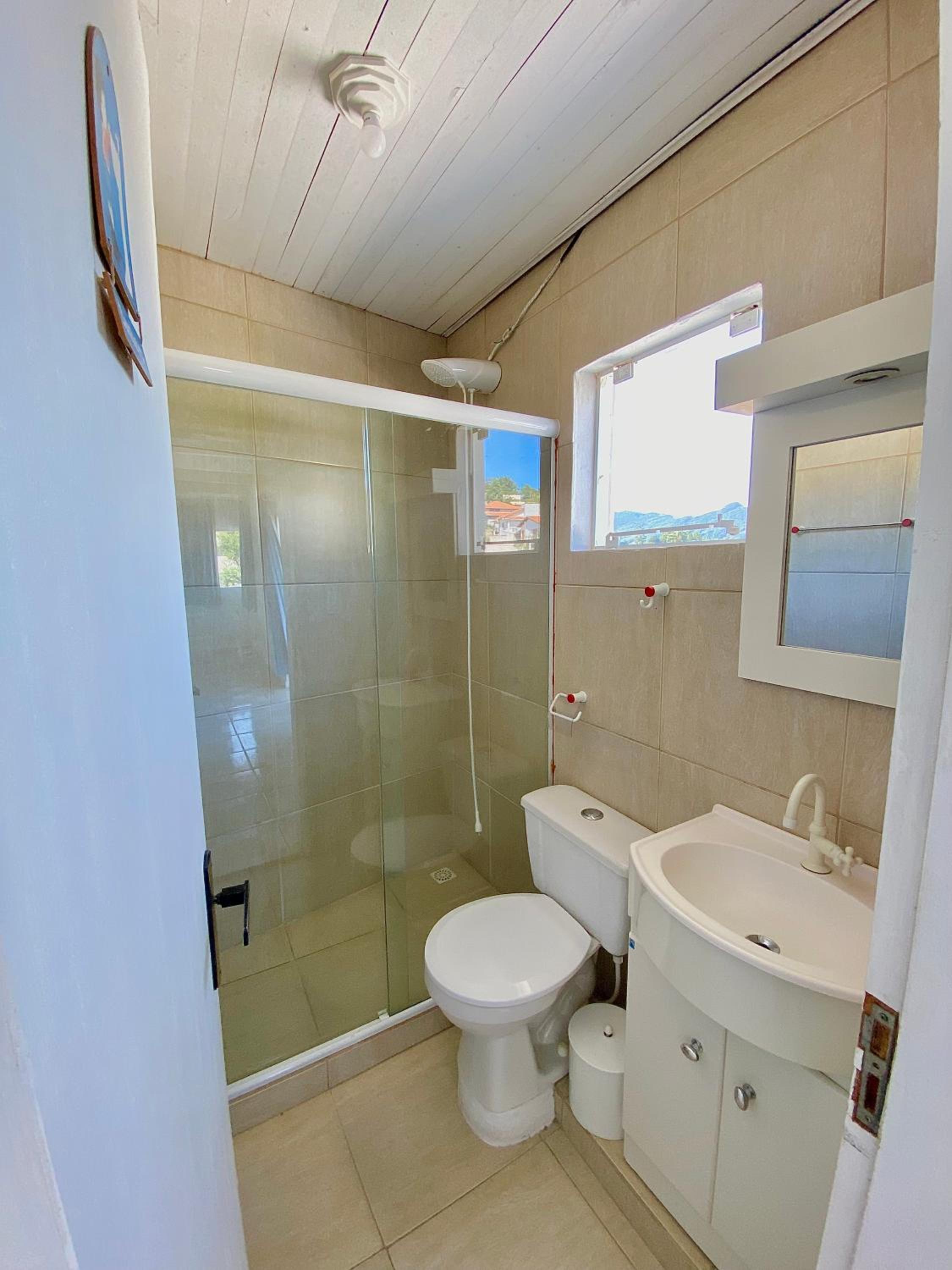 Casa com piscina, hidro e uma vista linda da lagoa