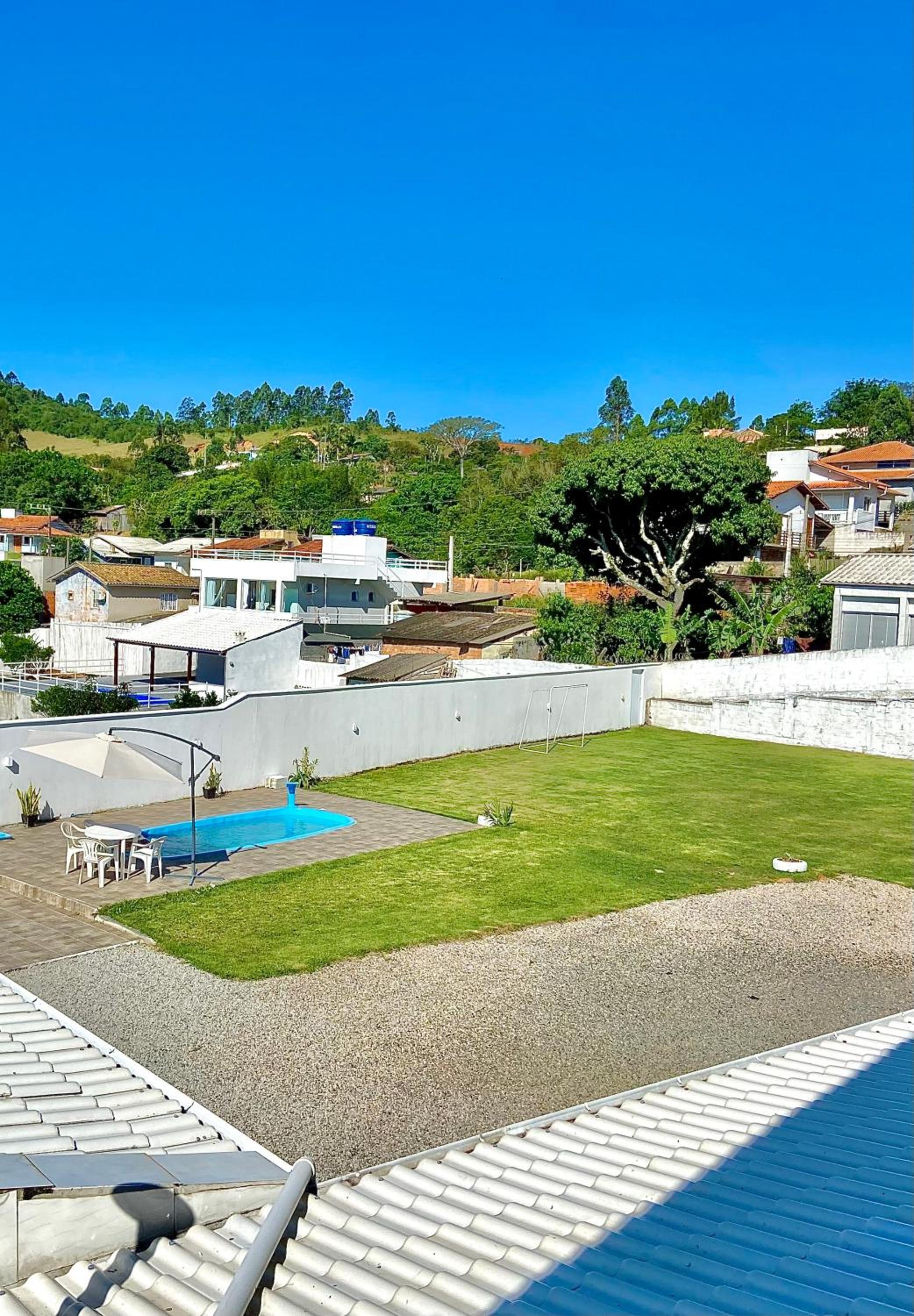 Casa com piscina, hidro e uma vista linda da lagoa