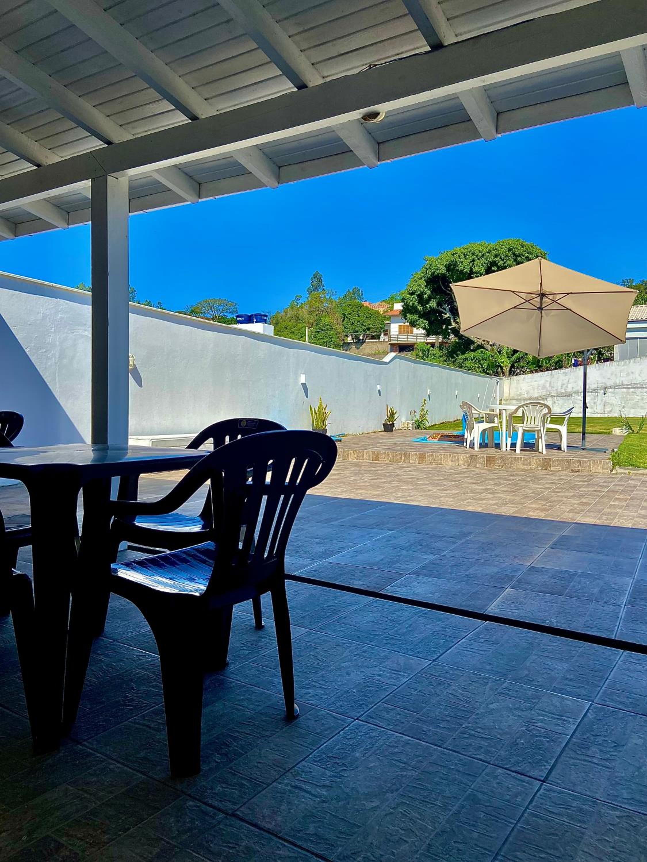 Casa com piscina, hidro e uma vista linda da lagoa