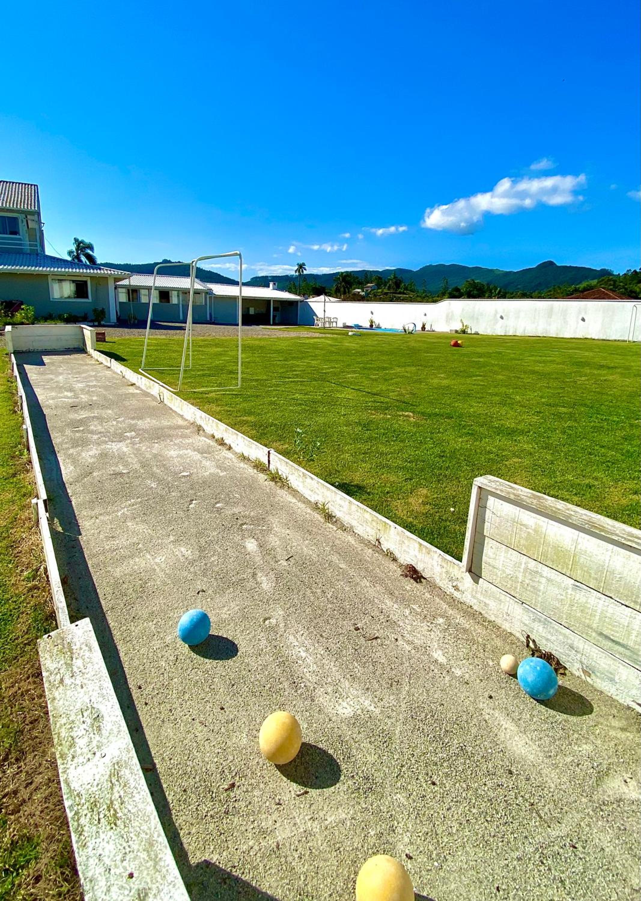 Casa com piscina, hidro e uma vista linda da lagoa