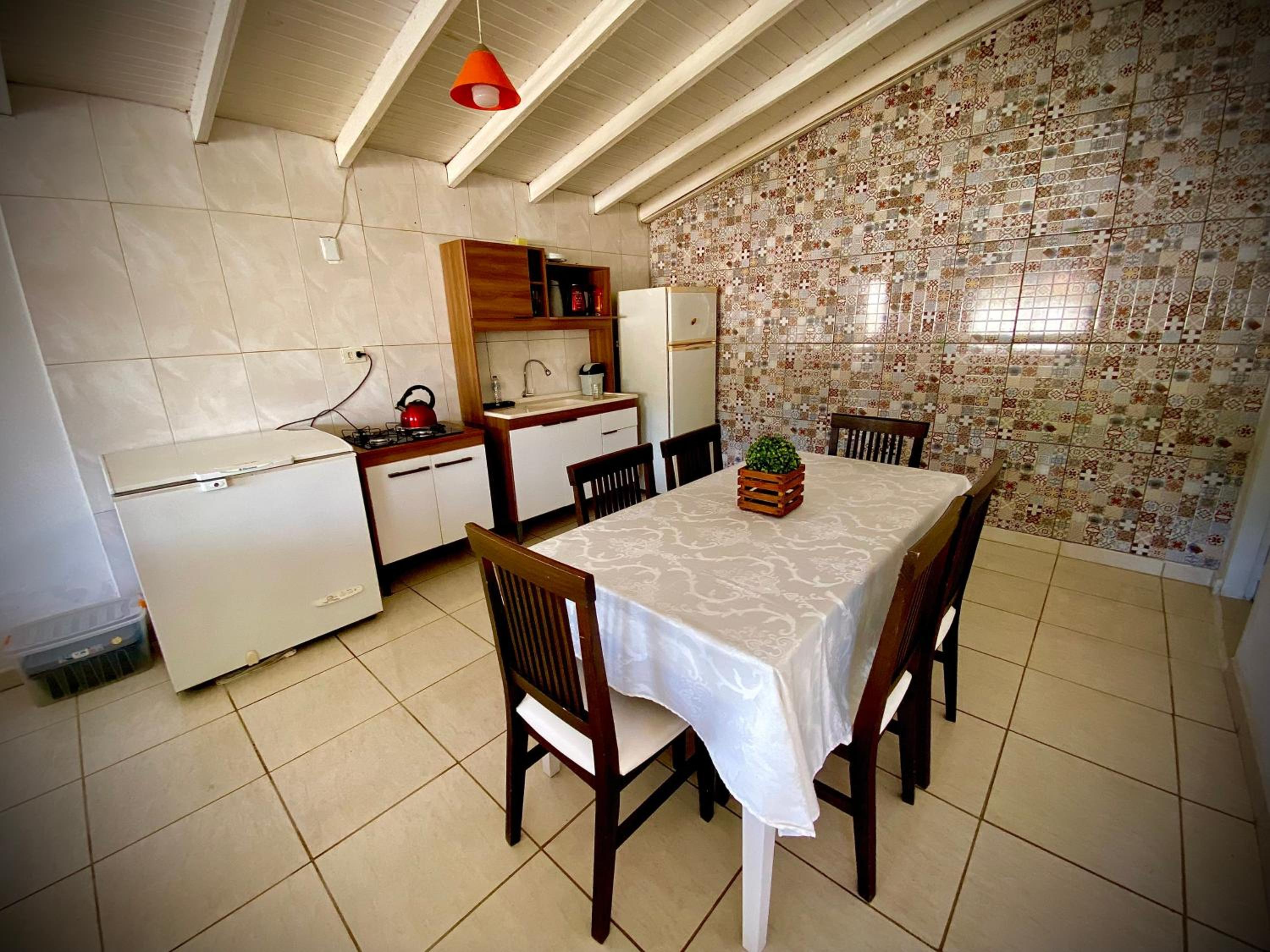 Casa com piscina, hidro e uma vista linda da lagoa