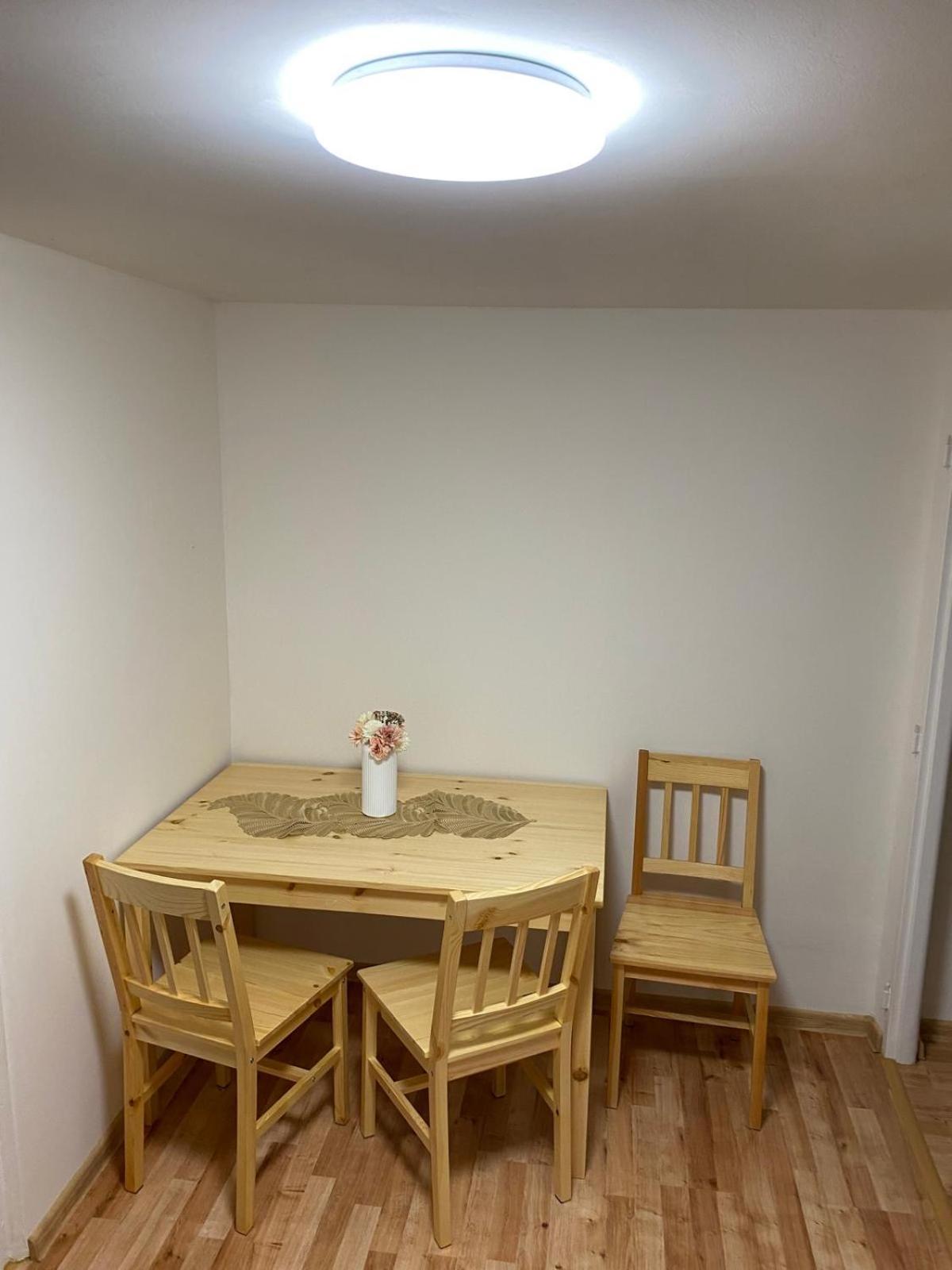 Apartmán ve městě Ostrov pro 3 osoby