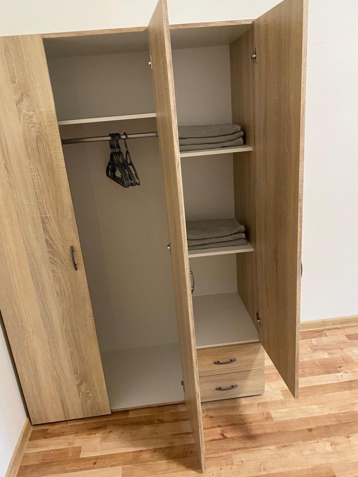 Apartmán ve městě Ostrov pro 3 osoby