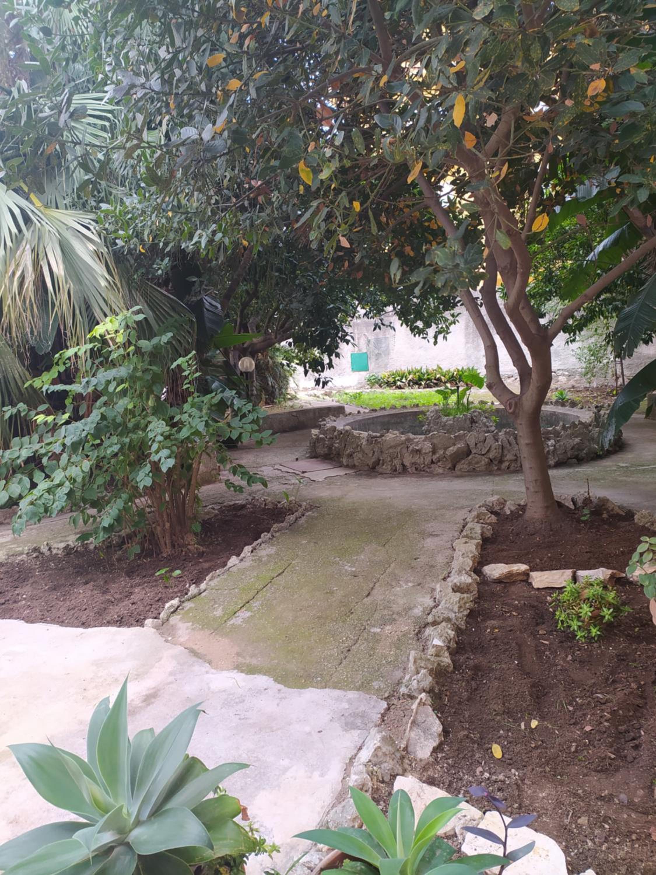 La Rugiada-con giardino e parcheggio moto privato