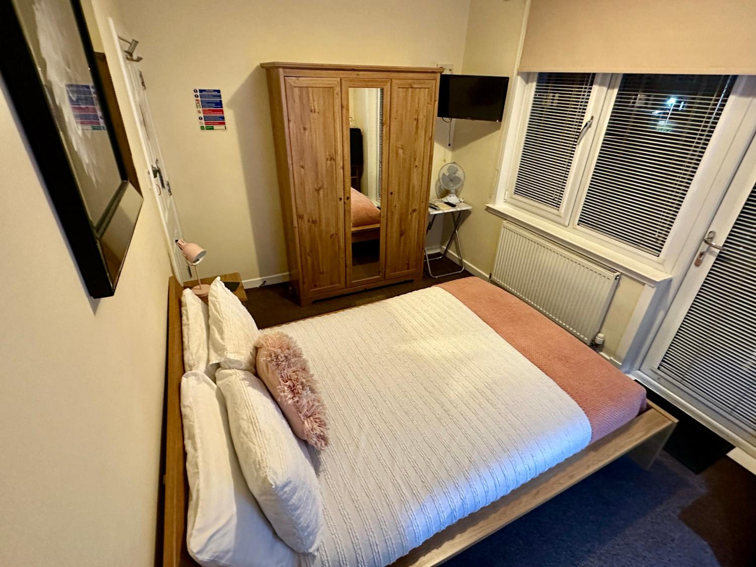 The Elbow Room