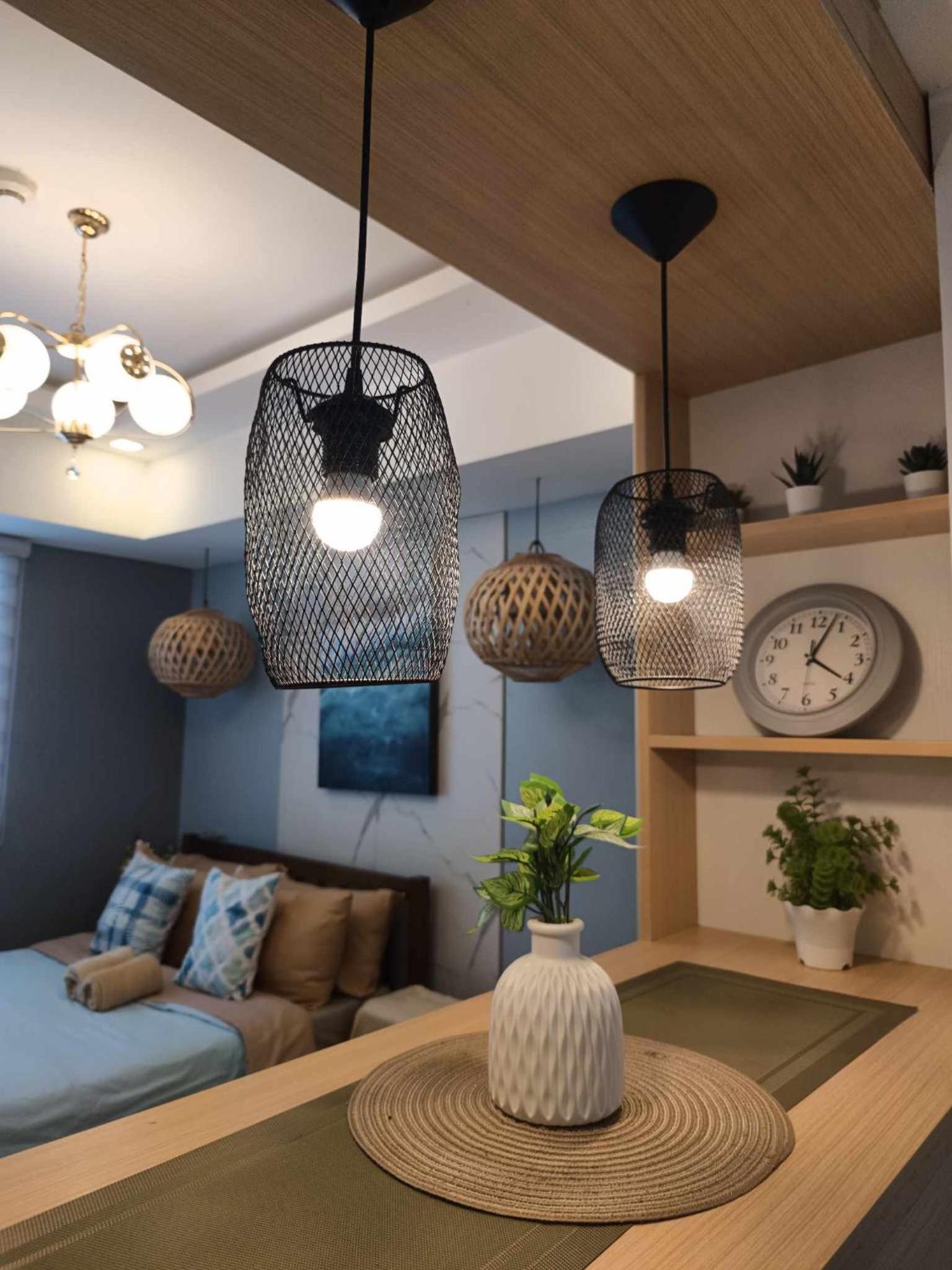 Rienzi's Hiraya at Azure North - NETFLIX,WIFI,YTpremium,Games,Washer,Kitchen,HIghFloor, PRIVATE BALCONY view 4