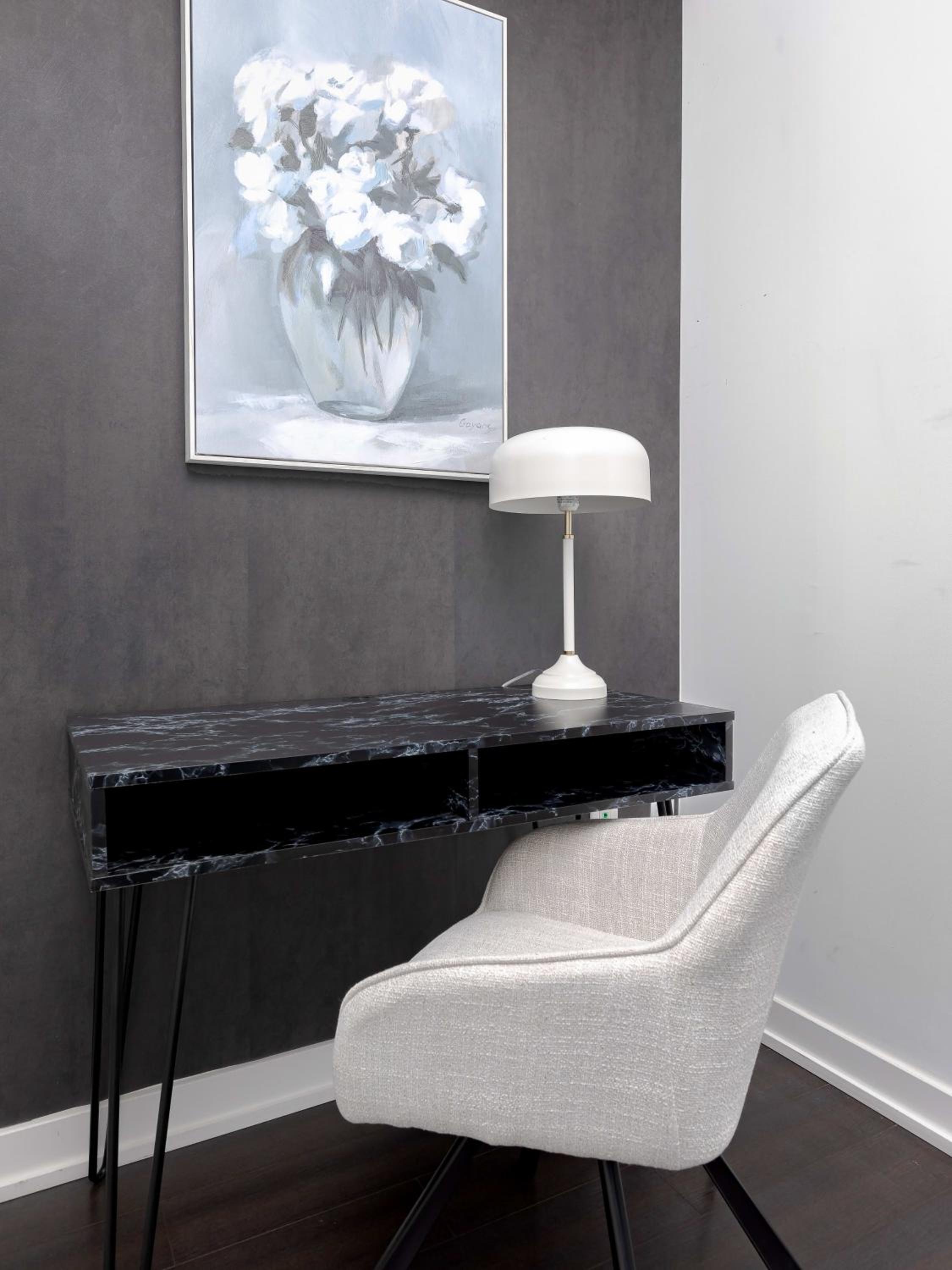 Lovely Condo by Rogers Centre