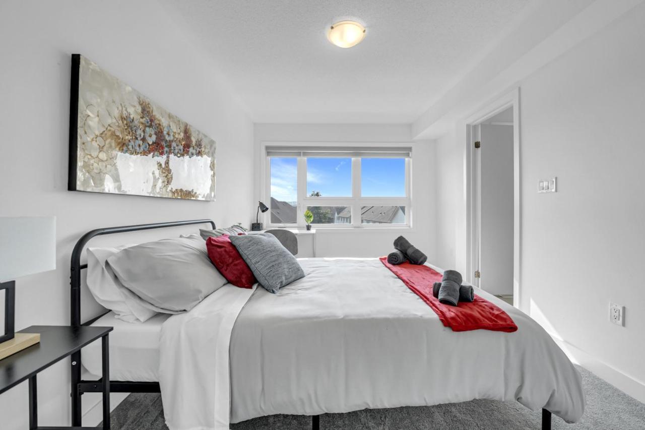 Posh 4 Bed Home with Backyard in Great Location